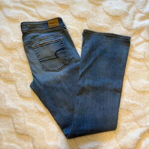 American Eagle Outfitters Women's Boot Cut Jeans in Medium Blue